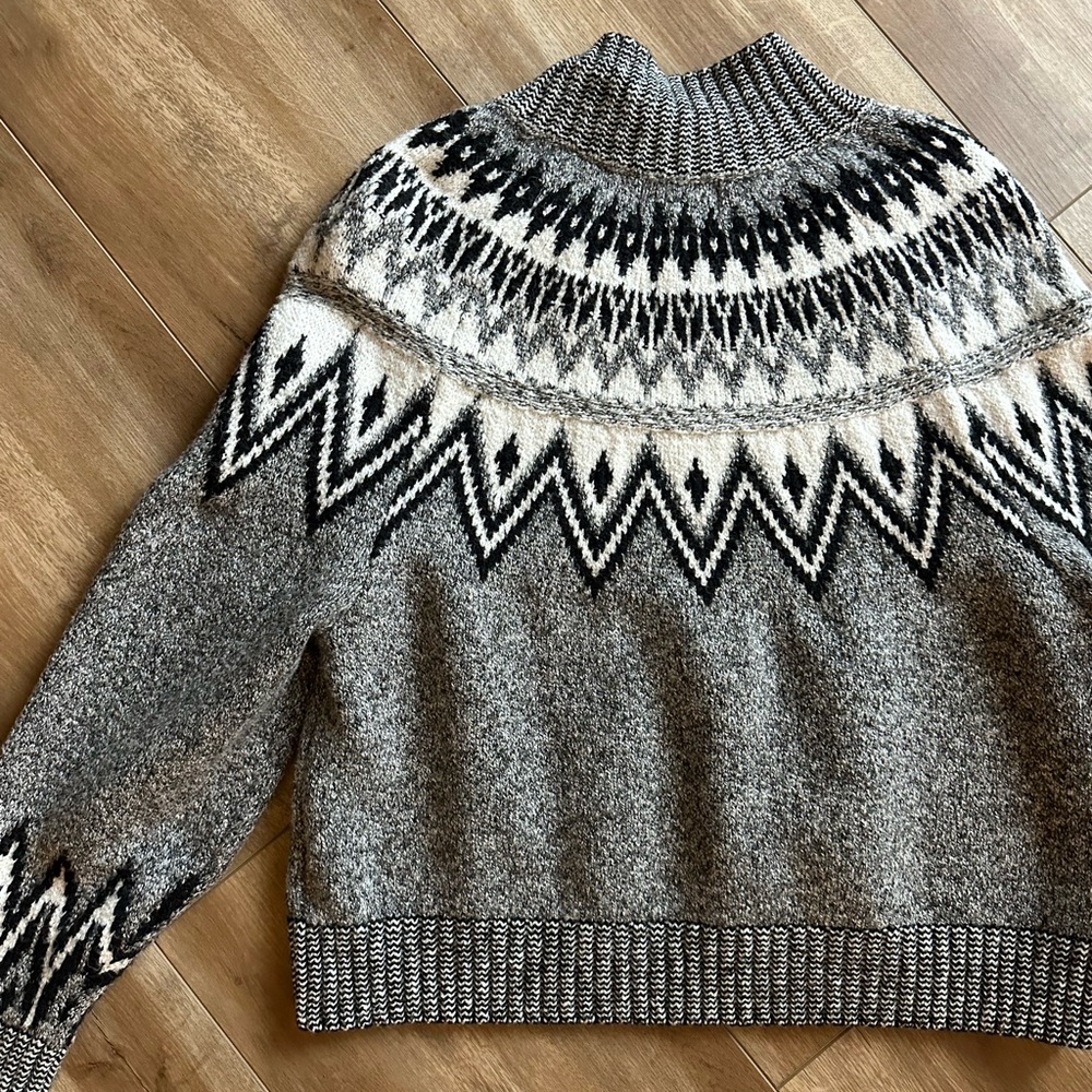 OLD NAVY COWL NECK HOLIDAY SWEATER